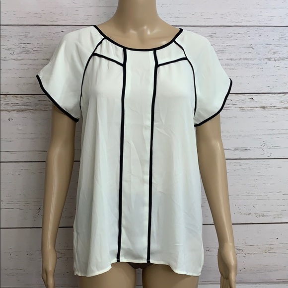 Ann Taylor Tops - NWT Ann Taylor Blouse Sz Small